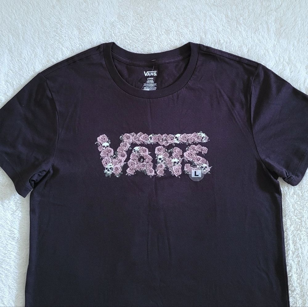 VANS🛹 Skulls💀 and Roses🌹 Graphic Tee👕 - NWT - Picture 4 of 11